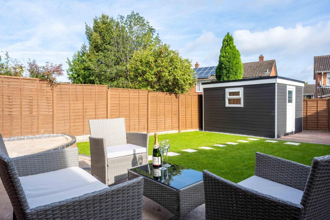 The Oaklands - Luxury Spacious 6-Bed, Near Solihull, Birmingham City, Jlr, Nec, Airport, Resorts World, Hs2 Esterno foto