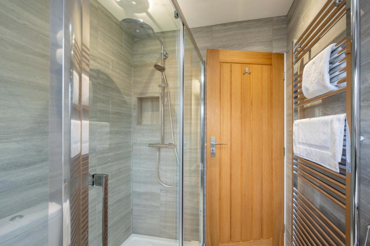 The Oaklands - Luxury Spacious 6-Bed, Near Solihull, Birmingham City, Jlr, Nec, Airport, Resorts World, Hs2 Esterno foto