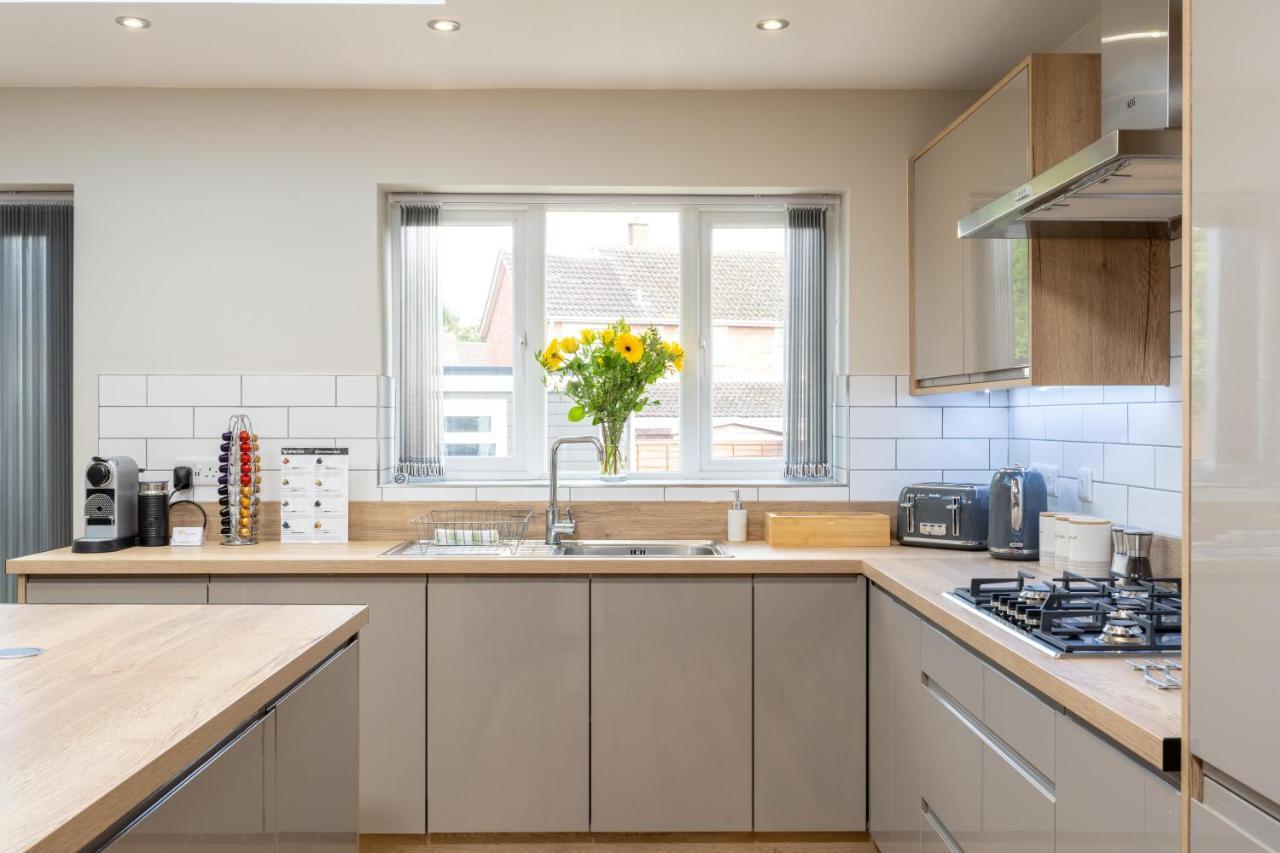 The Oaklands - Luxury Spacious 6-Bed, Near Solihull, Birmingham City, Jlr, Nec, Airport, Resorts World, Hs2 Esterno foto