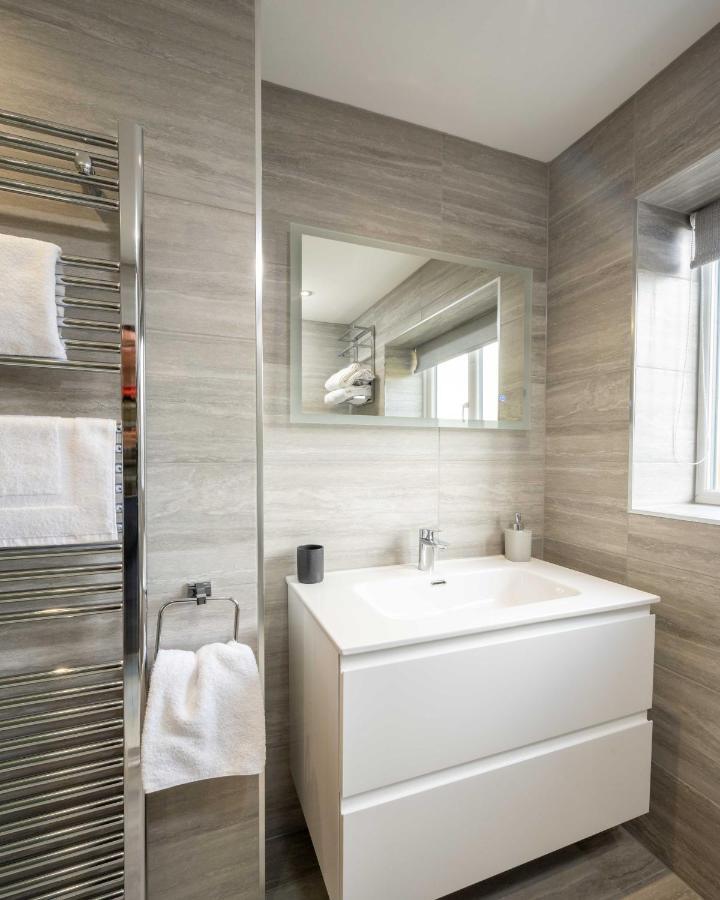 The Oaklands - Luxury Spacious 6-Bed, Near Solihull, Birmingham City, Jlr, Nec, Airport, Resorts World, Hs2 Esterno foto