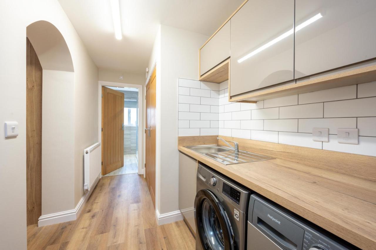 The Oaklands - Luxury Spacious 6-Bed, Near Solihull, Birmingham City, Jlr, Nec, Airport, Resorts World, Hs2 Esterno foto